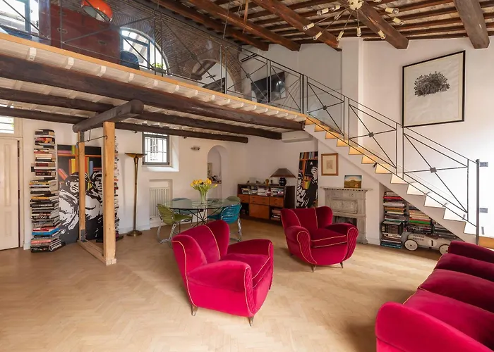 Monti Designer Loft By Romeloft *